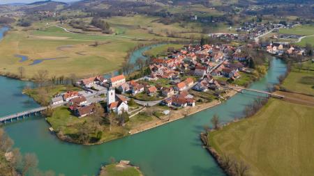 DJI_20250309134753_0396_D.DNG pan_foto, marjan kapele_kostanjevica na krki_krka_mesto_nov most_9.3.2025,